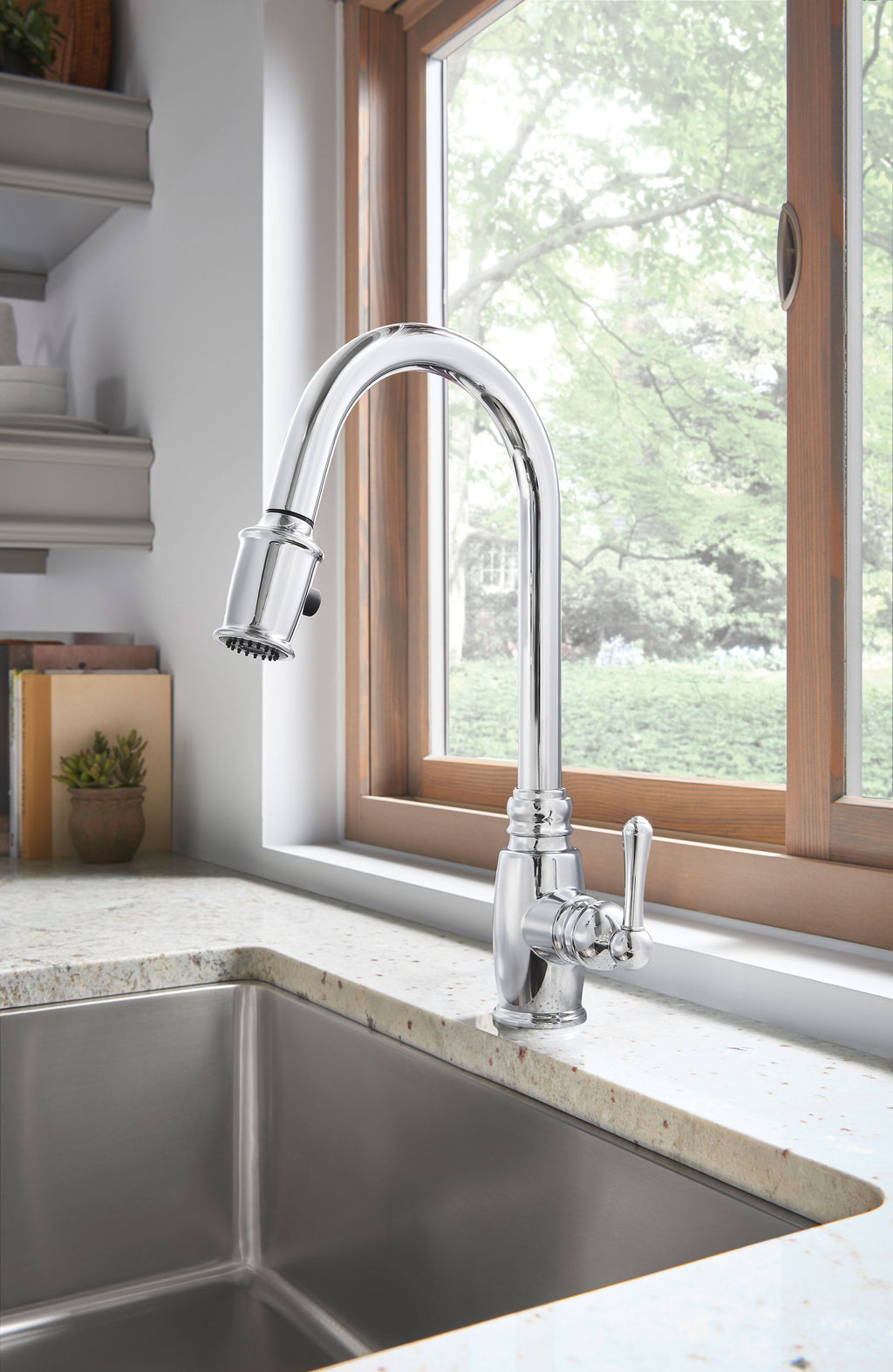 Chrome Single Handle Pull-Down Kitchen Faucet Y772