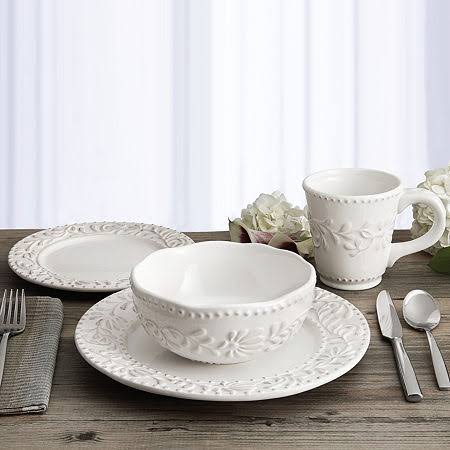 16 Piece White Round Dinnerware Set W1581